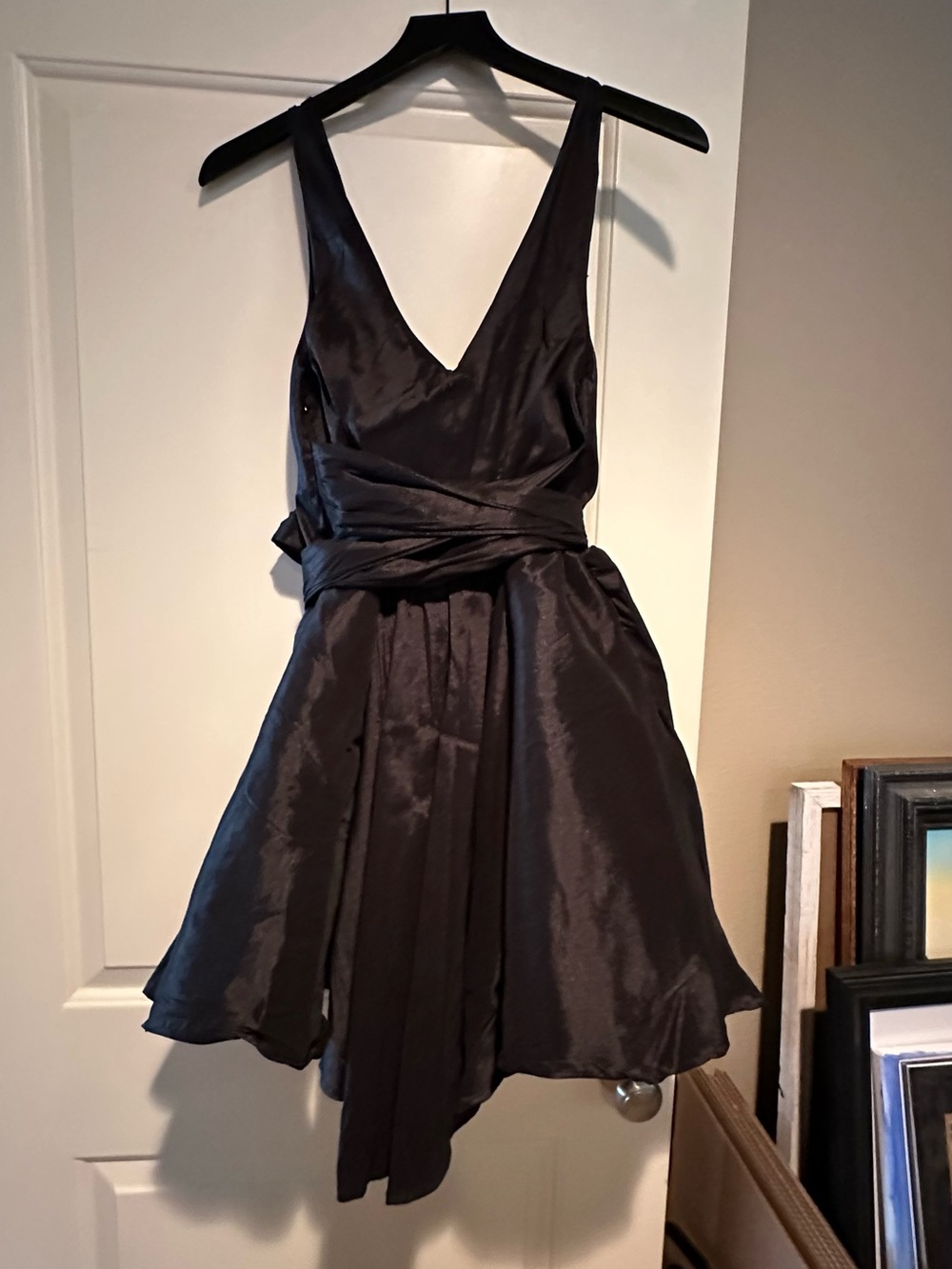 Flirty Black V-Neck Tiered Mini Dress with Waist Tie - Picture 3 of 4